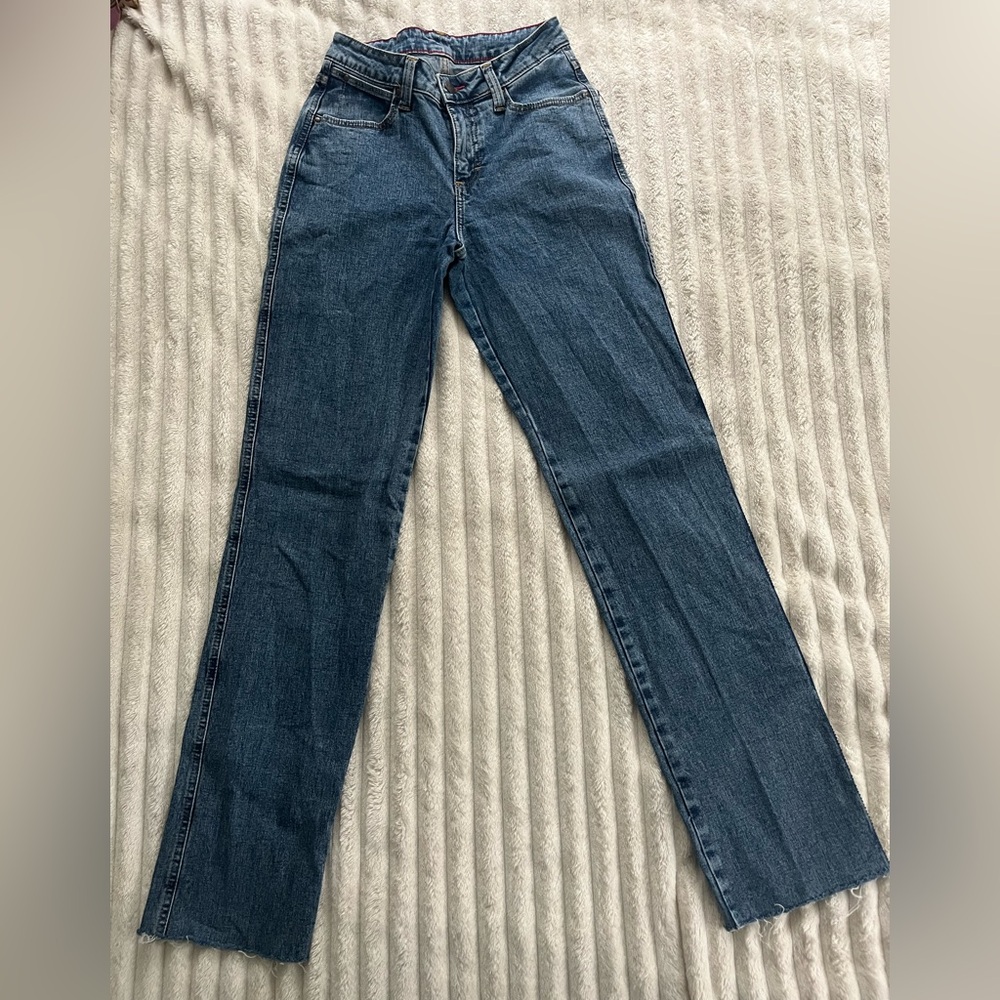 Women's Wrangler Straight Blue Jeans • Size 3 x 33”